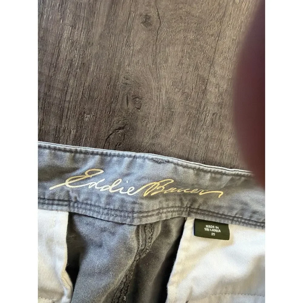Men’s grey Eddie Bauer cargo pants